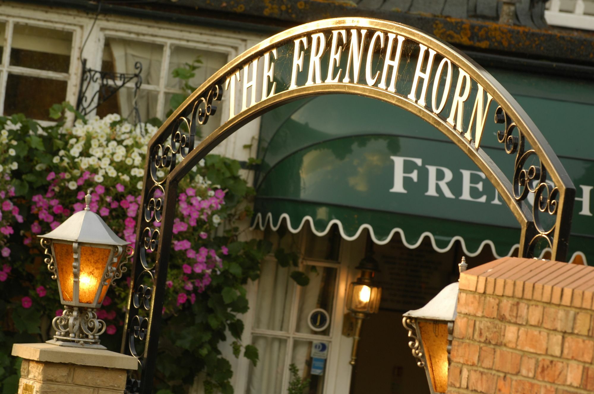 The French Horn Hotel Reading Exterior foto